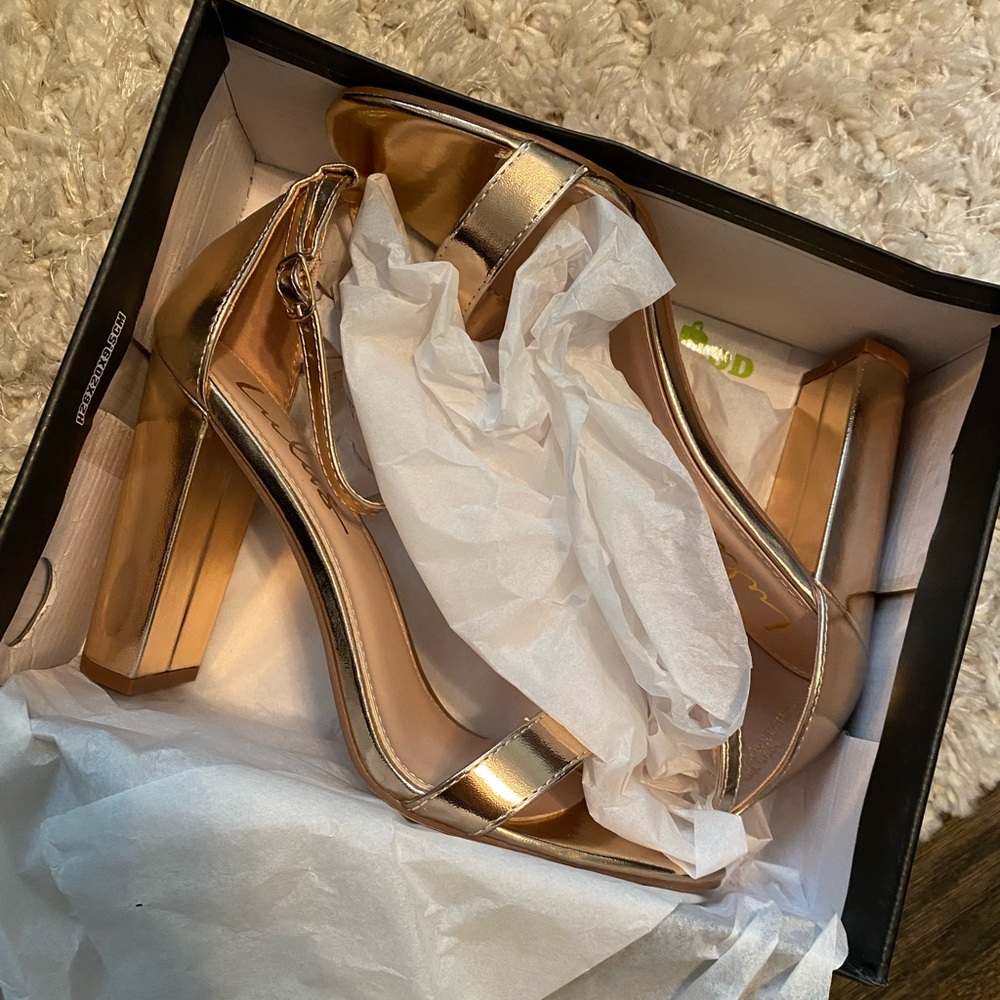 NEW Lulus Taylor rose gold ankle strap open toe heels